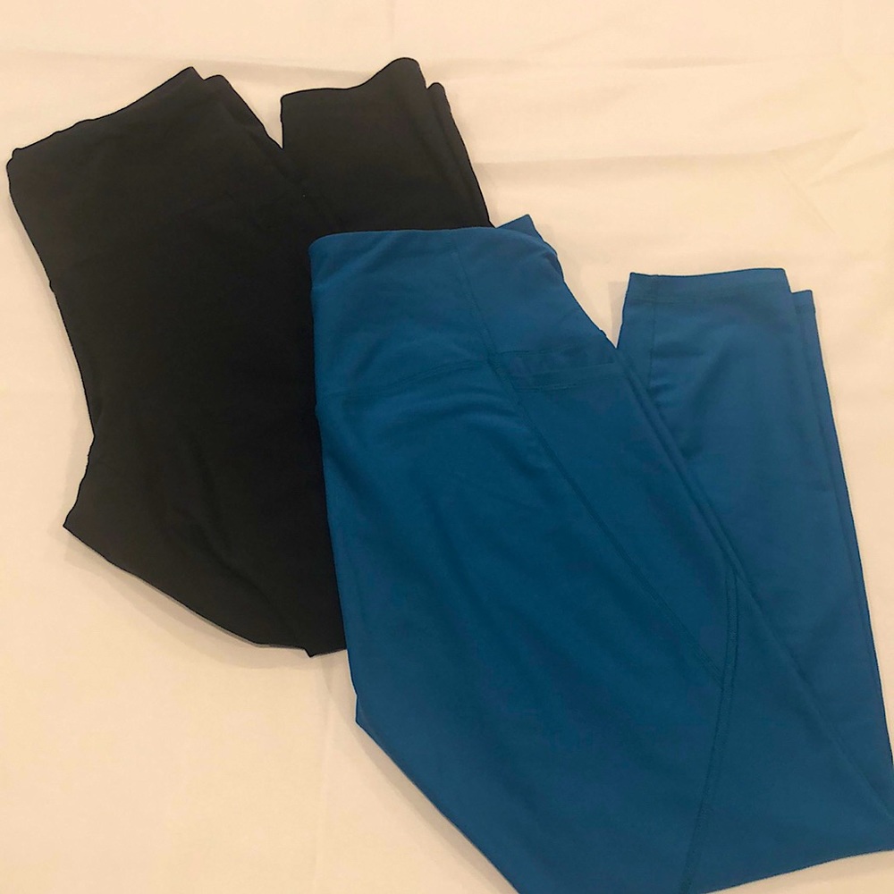Old Navy athletic Leggings.